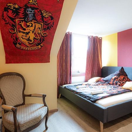 - Magical Harry Potter Apartment In Duisburg - 2 Mins Central Station Hbf - Kingsize Bed & Netflix - Екстериор снимка