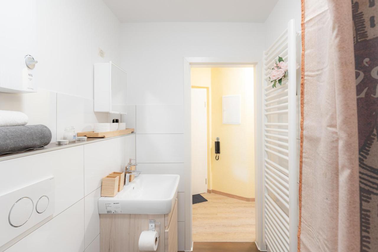 - Magical Harry Potter Apartment In Duisburg - 2 Mins Central Station Hbf - Kingsize Bed & Netflix - Екстериор снимка