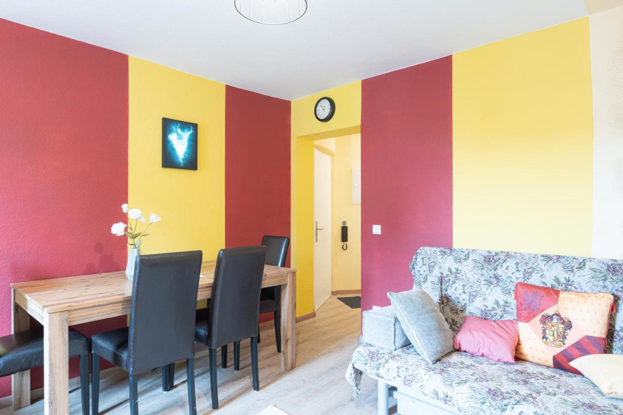 - Magical Harry Potter Apartment In Duisburg - 2 Mins Central Station Hbf - Kingsize Bed & Netflix - Екстериор снимка