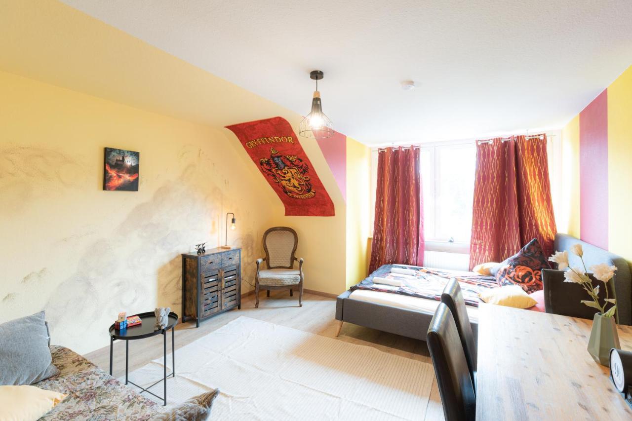 - Magical Harry Potter Apartment In Duisburg - 2 Mins Central Station Hbf - Kingsize Bed & Netflix - Екстериор снимка